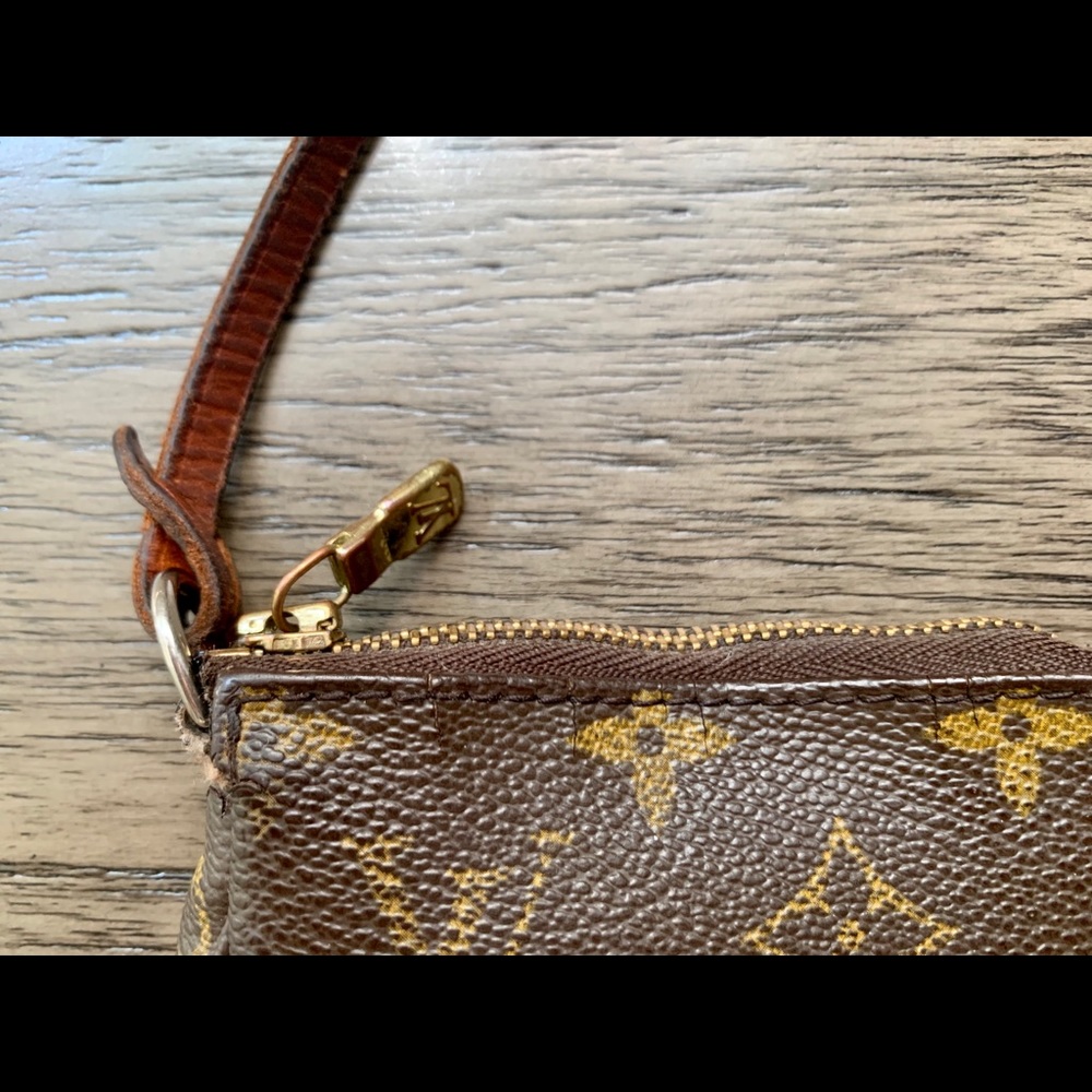 Louis Vuitton Pochette Accessoires - Picture 3 of 11
